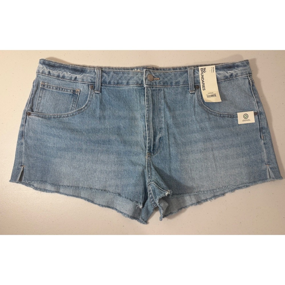 No Boundaries Denim Shorts Women 20 Light Blue Mid Rise Raw Hem Frayed Slit NEW